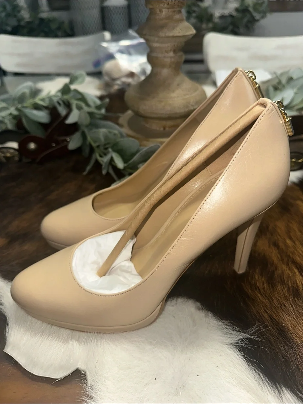 NWOT Michael Kors Nude/Tan Leather Pointed-Toe Pumps